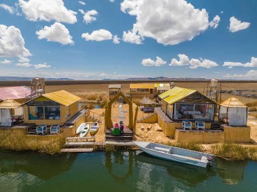 Uros Kay Pacha Lodge Пуно Номер фото