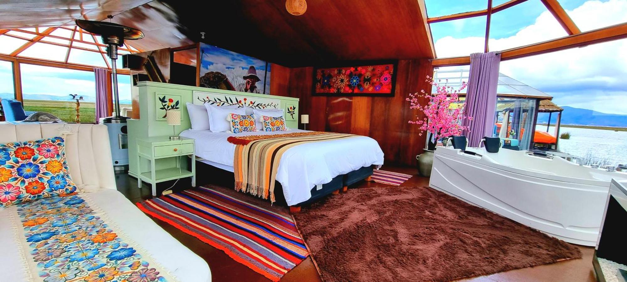 Uros Kay Pacha Lodge Пуно Номер фото